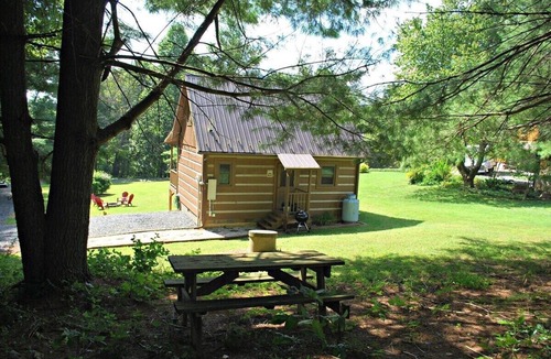 Jefferson Cabin | Sweet Retreat-NC cabin with mountain & river views, firepit, Smart TV, River Tubes,