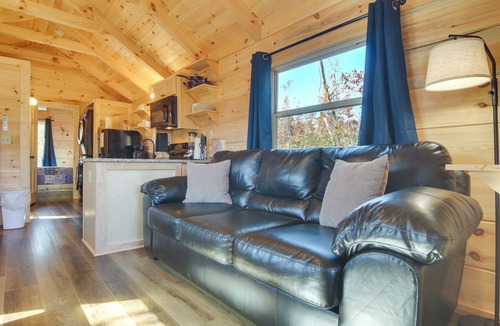 Union Mills Cabin | ‘Sweet Thang:’ Romantic Blue Ridge Mtns Getaway