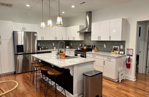 North Charleston House | Swordfish Suite Park Circle- +Dog Friendly-Walking distance to the cute Circle