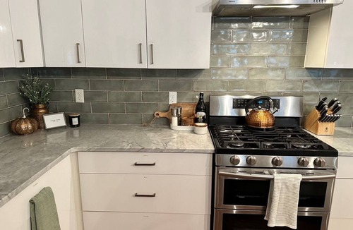 North Charleston House | Swordfish Suite Park Circle- +Dog Friendly-Walking distance to the cute Circle