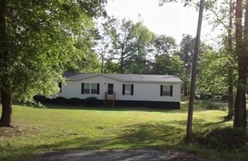 Manning House | Take a relaxing vacation in a quiet rural neighborhood-public boat dock nearby!