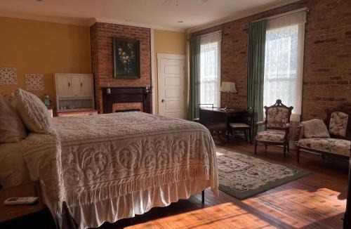 Welcome Hotel | Tanglewood Inn