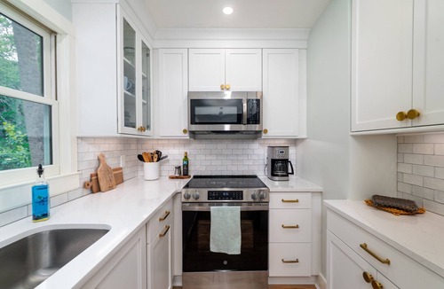 Tarpon Pond Cottage | Tarpon Pond Cottage! Sunroom! Fairway Views! Amenity access included! NO pets