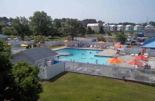 New Bern Condo | Tasteful 2BR Condo Great for Couples