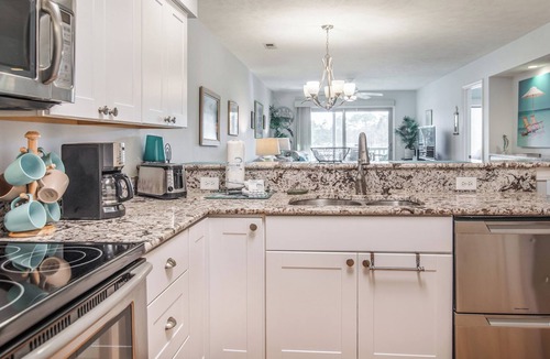 Pawleys Island Condo | TB 10F Updated Second floor Condo True Blue Golf/Tennis/Pool Accessible