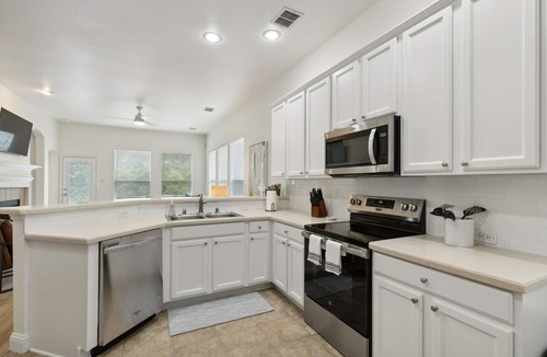 Lantana House | TCH - 5BR/2.5BA Home in Lantana - T3