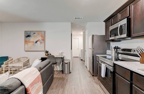 Temple Apartment | Temple Elegant Urban Nest