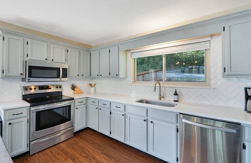 Whiteside House | Tennessee Riverfront Cottage, HOT TUB on 3 Acres