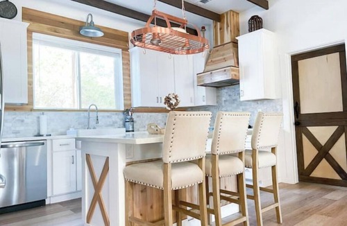 Liberty Hill Apartment | Texas Ambience at the Barn and Silo