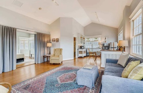 Clarksville Apartment | Texas Capitol Loft by PMI Austin Metro