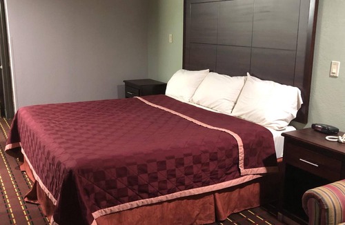 Lufkin Hotel | Texas Inn & Suites