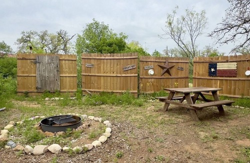 Voca Cabin | Texas Our Texas - Castell Cabin - Sleeps 4