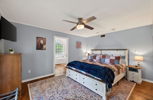 Oakland House | Texas Ranch Getaway: 27 Private Acres with Game Room & Pond