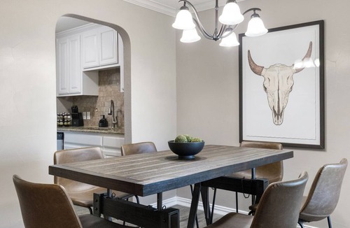 Arlington Apartment | Texas Two-Step Retreat Walk to AT&T & Globe Life