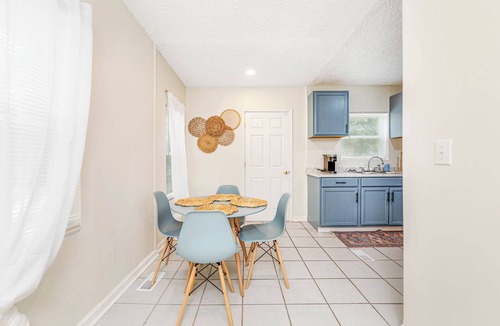 Terry Sanford Cottage | The 239: Windsor Modern 2BR Bragg VA FSU Cape Fear Valley