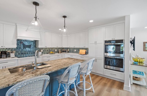 Sunset Beach House | The Bear's Lair by SeaBreeze Elite Properties