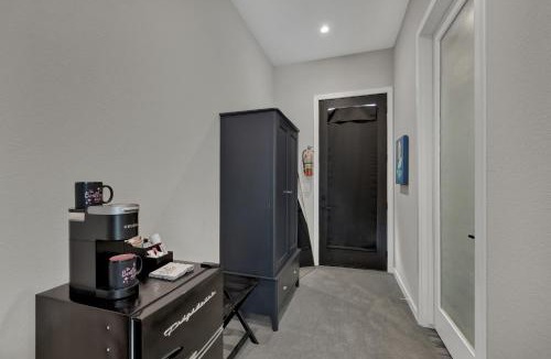 Johnson City Hotel | The Bentley Hotel on 290