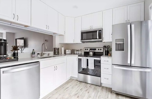 Virginia Square House | The BEST★Gorgeous & Luxurious Home★ Walk to Metro