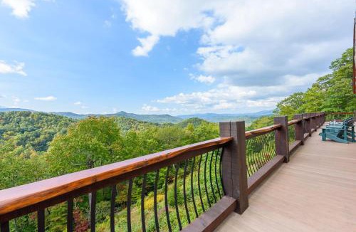 Banner Elk Resort | The Big Skye Lodge in Valle Crucis