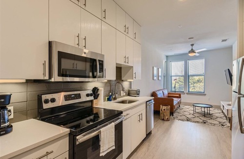 East Cesar Chavez Apartment | The Bindel: Great location in East Austin, Highly Walkable and Pet Friendly!