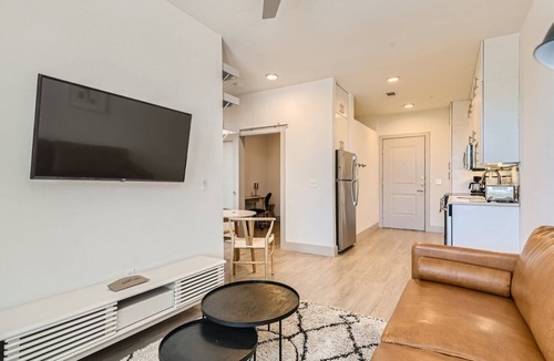 East Cesar Chavez Apartment | The Bindel: Great location in East Austin, Highly Walkable and Pet Friendly!