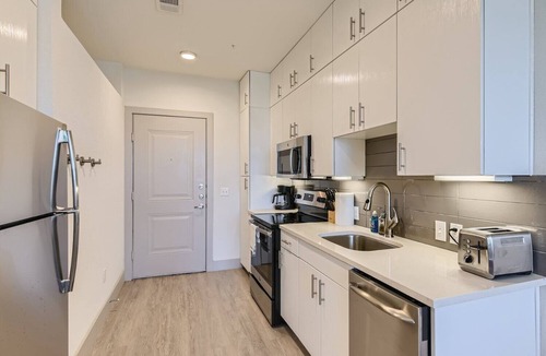 East Cesar Chavez Apartment | The Bindel: Great location in East Austin, Highly Walkable and Pet Friendly!