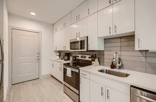 East Cesar Chavez Apartment | The Bindel l East Austin l Amazing Location