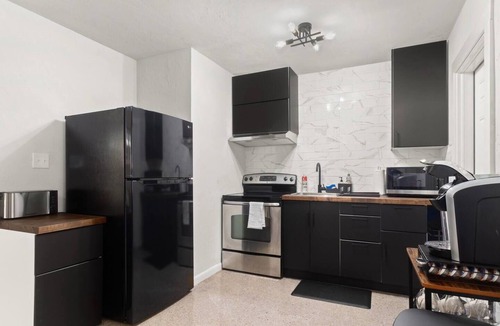 Gainesville House | The Blue Burrow (left)-UF/Cozy