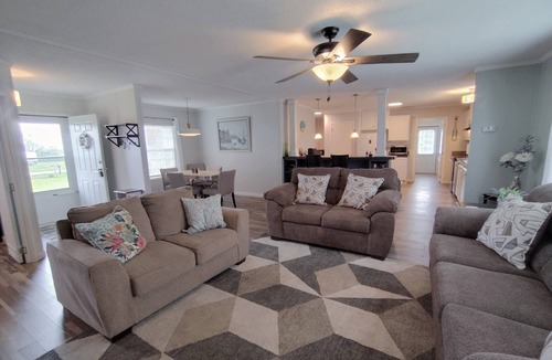 Harkers Island House | The Blue Sand Dollar at Harkers Island! Water Views, 4 beds 2 baths!