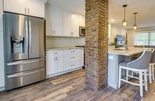 Bradley Beach House | The Bradley Compound: 2 Homes, Sleeps 12, 4 Car Parking