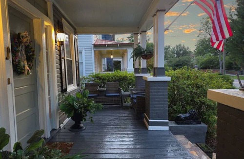 Wilmington House | The Byrd’s Nest: Beautiful Historic 5BR with Hot Tub Near Downtown Wilmington