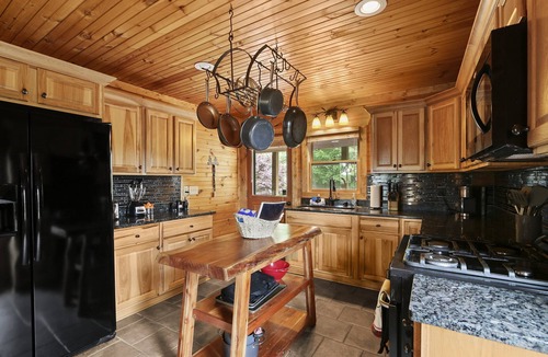 Purlear Cabin | "The Cabin": Scenic Cabin Views Fire Pit Fast WiFi