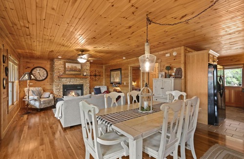 Purlear Cabin | "The Cabin": Scenic Cabin Views Fire Pit Fast WiFi