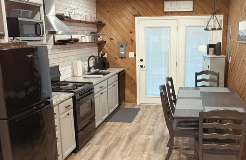 Mill Ridge House | The Cardinal's Nest - Cozy home located between Banner Elk and Boone
