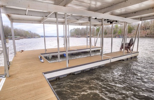 Lavonia House | The Cheda Hideaway - The Best Summer Fun on Hartwell!