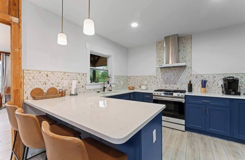 Orange Park House | The Cheswick Escape I Team Joseph Ellen