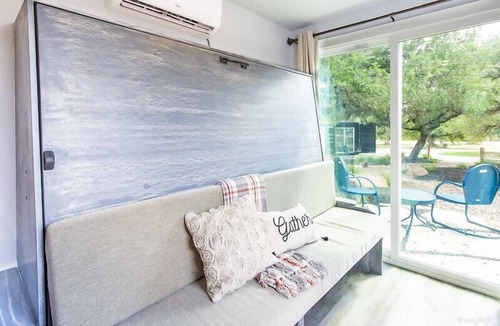 Johnson City House | The Container Retreat @ 290 Wine Trail #5