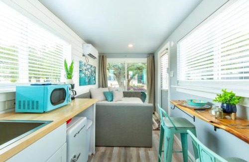 Johnson City House | The Container Retreat @ 290 Wine Trail #1 Escape to Hye, TX