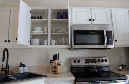 Greensboro House | The Cozy Daydream Near PTI ~ Pool ~ Sleeps 6: Max 4 Adults
