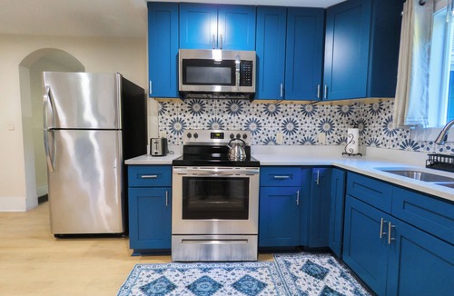 Lithonia House | The Crestwood - 3BR/2BA Ranch Home - 25 Min to Atlanta - Sleeps 6