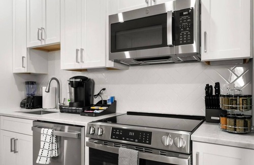 Kingman Park Hotel | The DC Getaway+2BD Unit+Private Parking