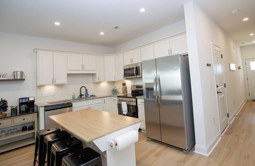 Southern Pines House | The Downtown Pines Retreat - 3BR Southern Pines Townhome