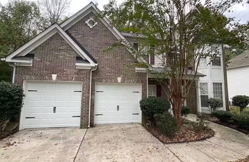 Mountain Island House | The Eden at Charlotte - Bring the whole family there's lots of room for fun.