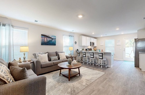 Ocean Isle Beach House | The Edge Of The Ocean: Close to Beach!