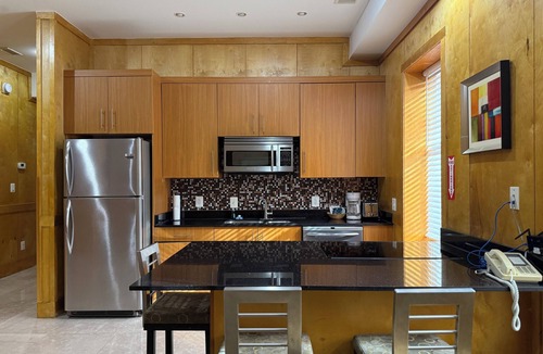Mount Vernon Square Apartment | The Eldon Luxury Suites