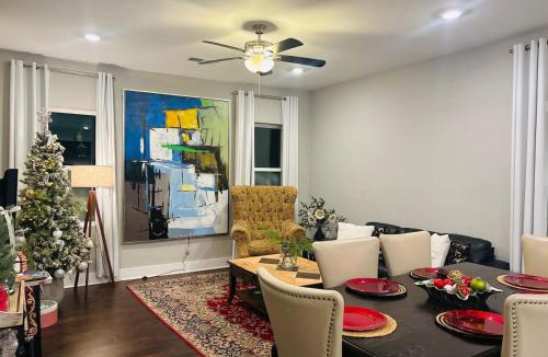 Lithonia House | The Entertainment House Sleeps 8 Near Mall