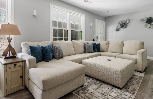Mount Pleasant House | The Ferry by StayDuvet | Short Drive Downtown