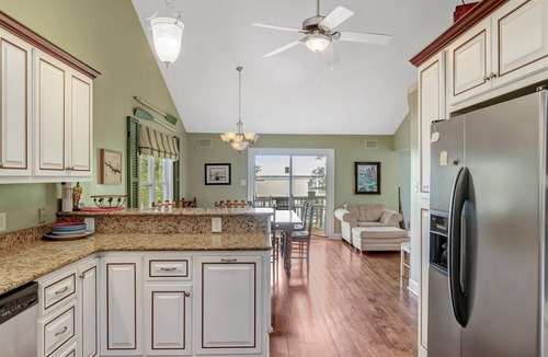 Littleton House | The Gaston Getaway | Prime Location | Big Water Views! Reduced rates for 2026!