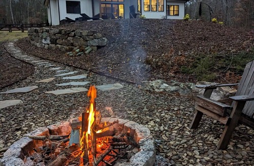 Seneca House | The Hartwell Collection at the Cove