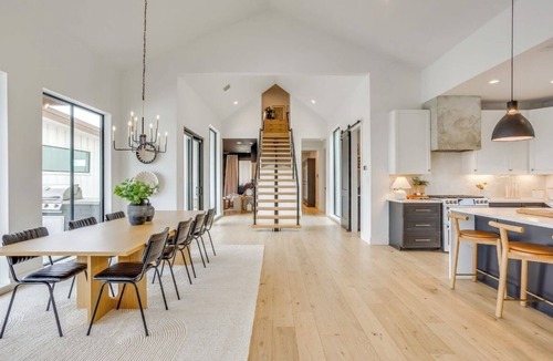 Argyle House | The Haven at Stonecrest/sleeps 24/3 acre private estate/POOL/HOT TUB